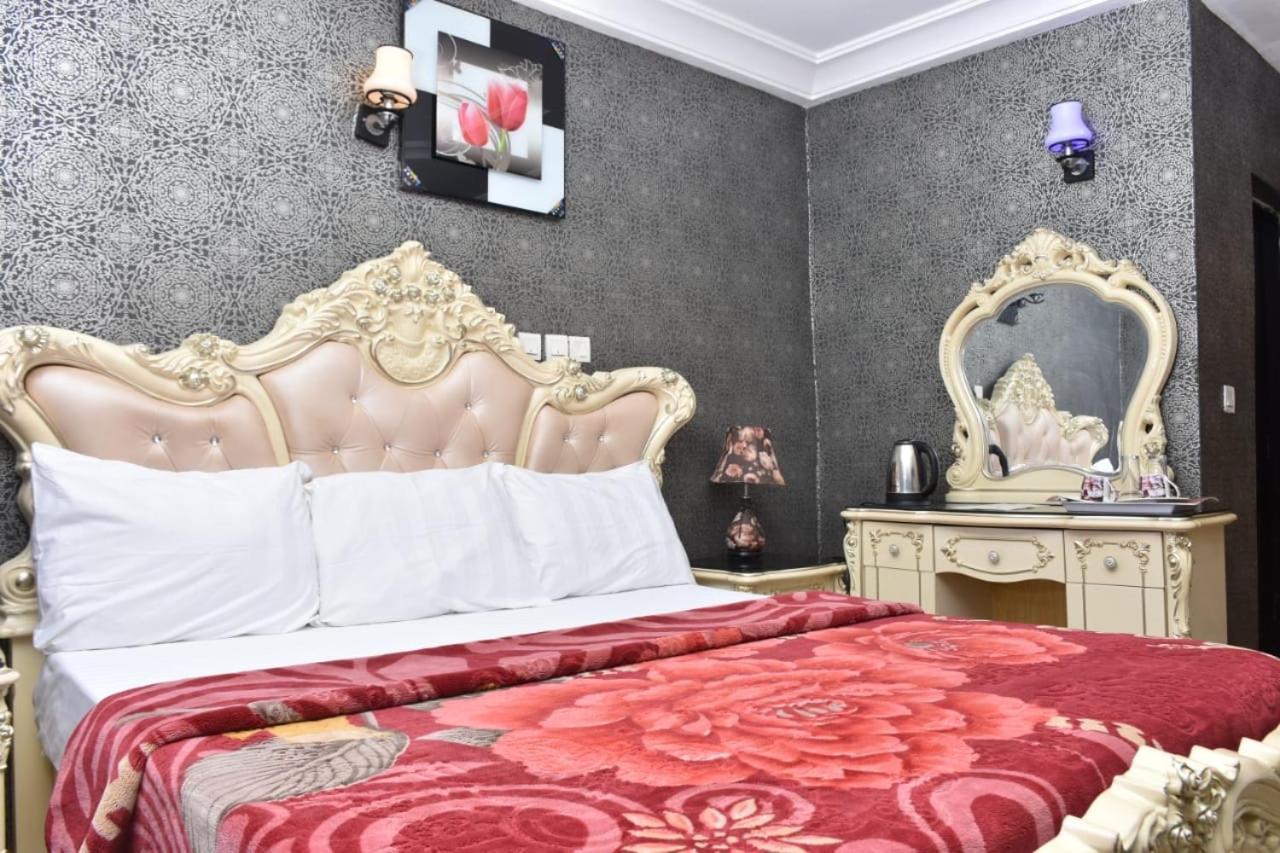World Class Hotel & Apartments อาบูจา ภายนอก รูปภาพ