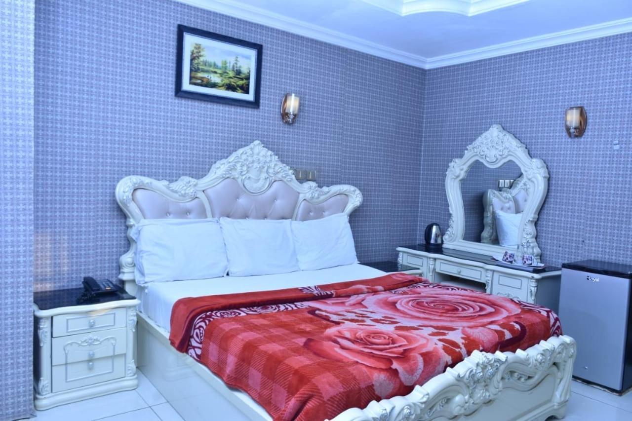 World Class Hotel & Apartments อาบูจา ภายนอก รูปภาพ
